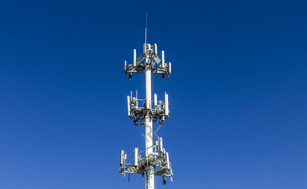 نصب و راهاندازی دکل مخابراتی چگونه انجام میشود؟ راهنمای جامع و کاربردی 3 دکل منوپل (Monopole Tower)